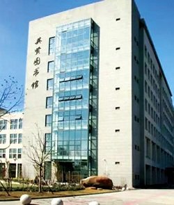 基金会有信心”的工作站位